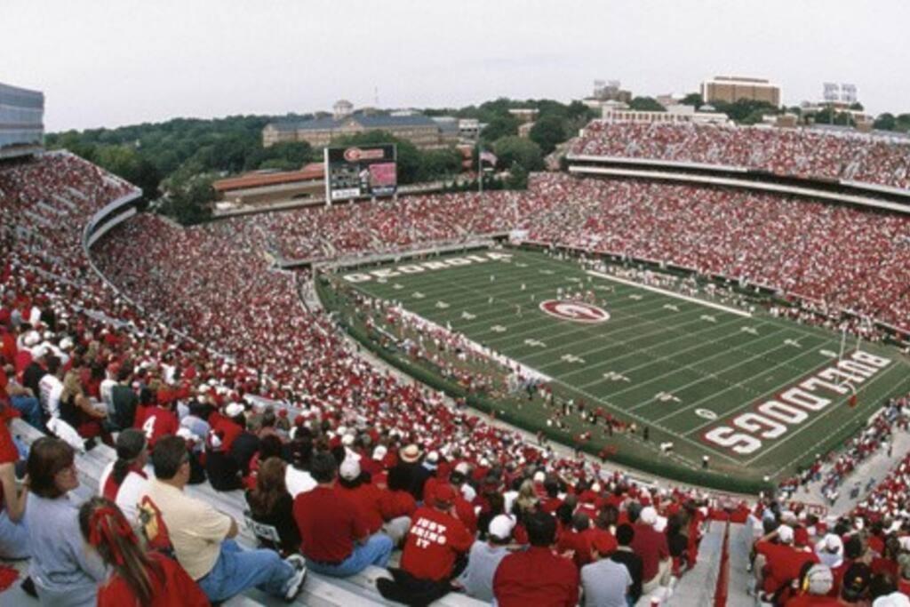Memorable And Enjoyable Near All The Action In Athens Exterior photo